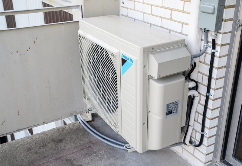 Máy lạnh Daikin báo lỗi UA